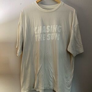 Butter Yellow 'Chasing the Sun' Graphic Tee Size Large Short Sleeve